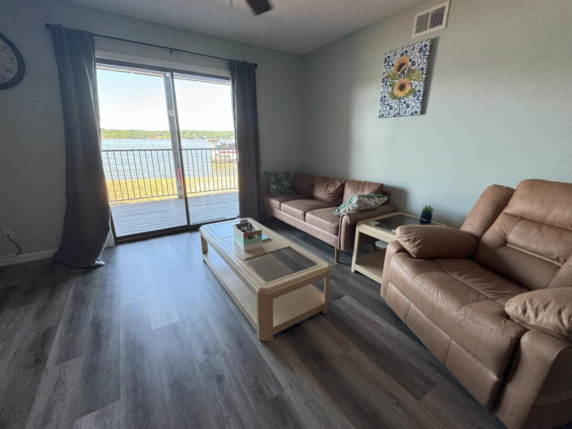 Lakefront Condo With A View Osage Beach Ngoại thất bức ảnh